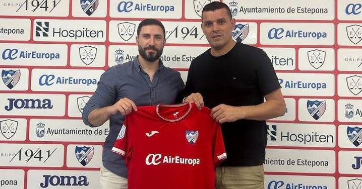 El entrenador del Estepona: "El Málaga CF tendría que estar en la parte alta de Segunda"