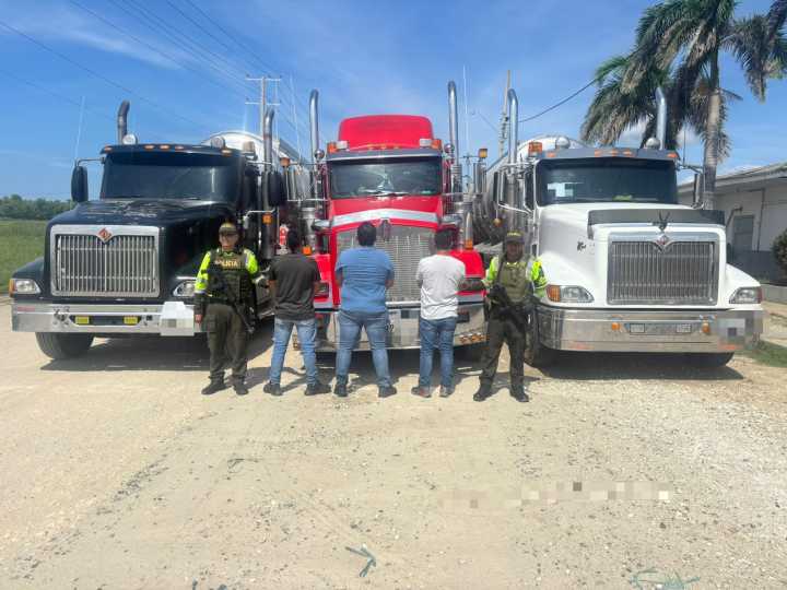 Tres capturados con petróleo crudo hurtado en operativo cerca de Santa Marta