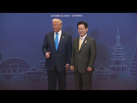 Trump Meets with South Korean President