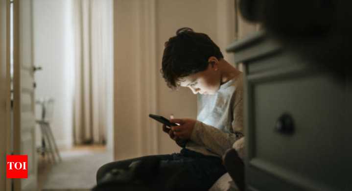 Social media, screen time and student well-being: Finding the balance