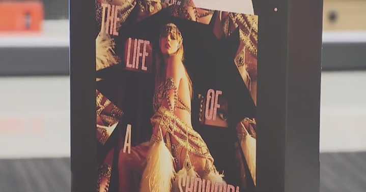 Taylor Swift's "The Life of a Showgirl" draws fans to Pittsburgh