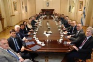 Milei, Zamora y 19 gobernadores se reúnen en Casa Rosada tras el amplio triunfo electoral