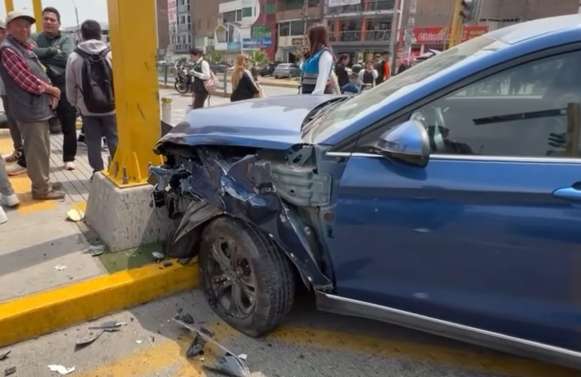 Comas: Vehículo impacta contra motociclista en la avenida Universitaria