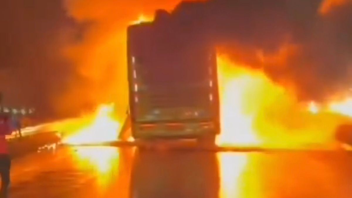 Bus fire on Bengaluru-Hyderabad highway claims 20 lives near Kurnool