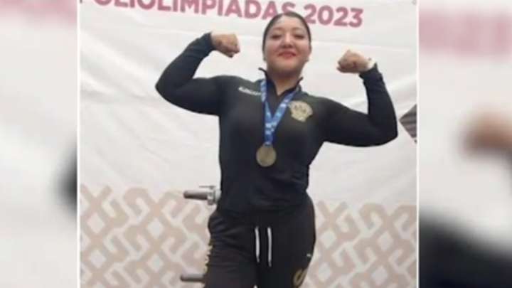 Karen, Mujer Policía Lesionada en Marcha del 2 de Octubre, Continúa Hospitalizada