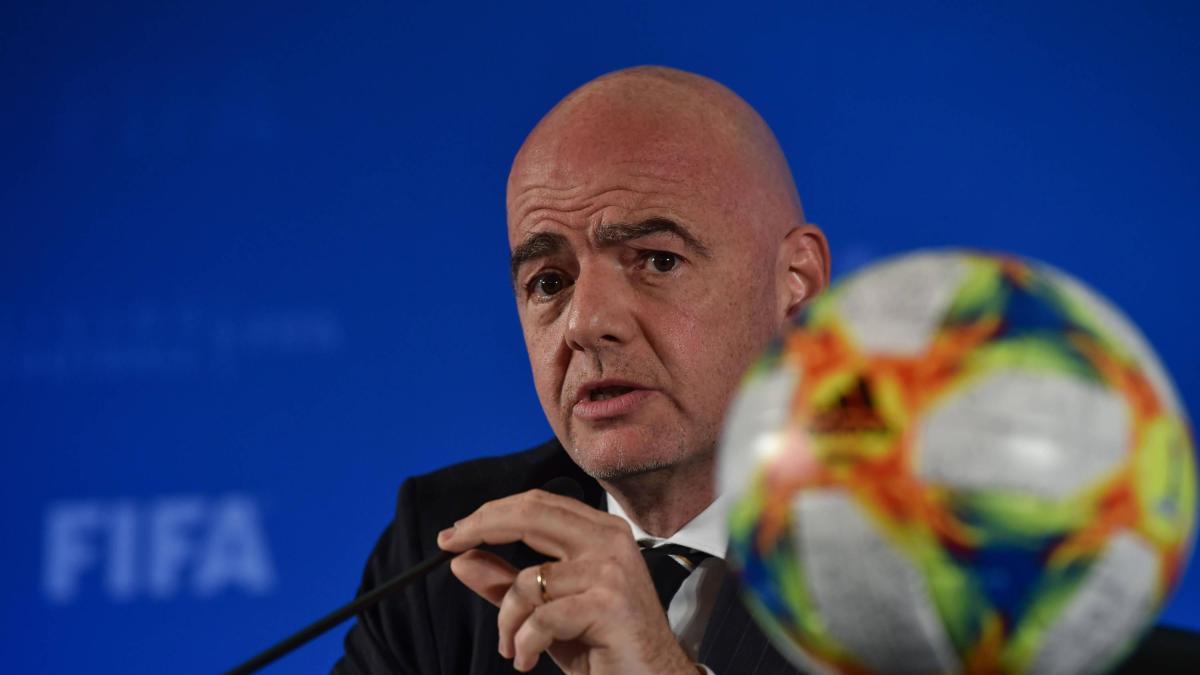 Gianni Infantino, presidente de la Fifa, no le teme a la altura y se compromete a llevar un Mundial a Bolivia: 'Vamos a traerlo aquí'