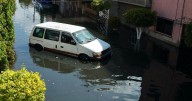 Condusef advierte: no todos los seguros de auto cubren inundaciones, revisa tu póliza