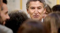 Feijóo marca un discurso en favor del derecho al aborto ante la gresca Sánchez
