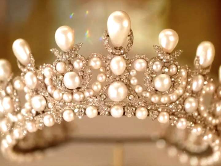 Jewels stolen from Louvre museum in Paris valued at $102m: Prosecutor
