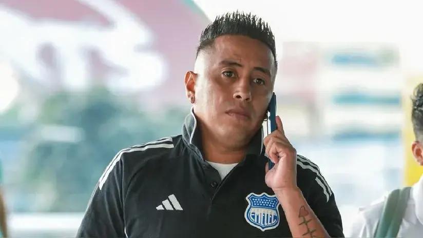 ¿Regresa a la Liga1? Cueva y lo que apunta la prensa ecuatoriana de su posible salida de Emelec