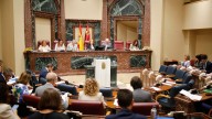 La Asamblea vuelve ‘a la vida’ después de tres meses con un pleno con Miras en la palestra