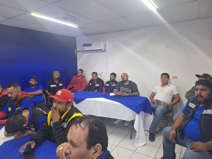 Capacita Seguridad Vial a conductores de transporte de personal de Grupo...