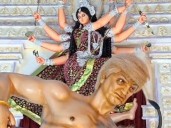 Murshidabad puja idol sparks global buzz with twist:Khagra Burning Ghat’s 59th year depicts Donald Trump as demon, blending mythology with bold commentary on betrayal and politics