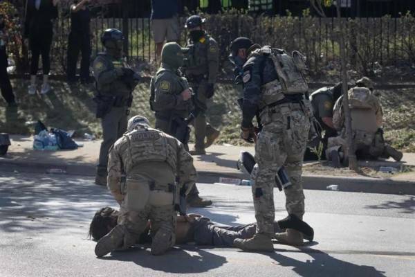 Califica Gobierno de Trump ciudades como 'zona de guerra'
