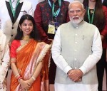 Bihar polls: Folk singer Maithili Thakur hints at political debut, says would like to represent her village area