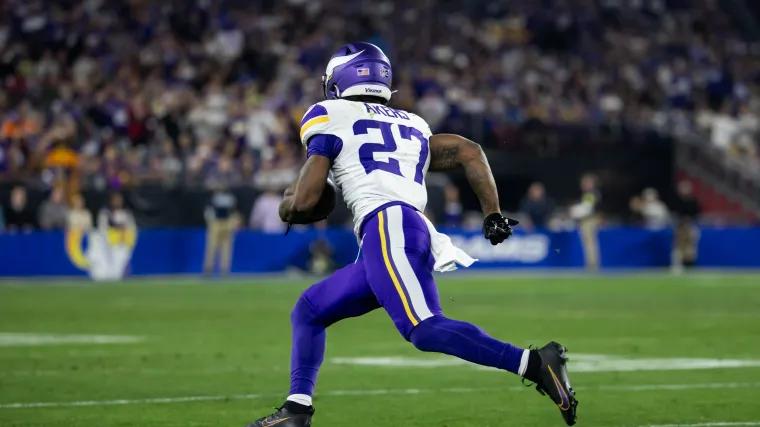Vikings' Cam Akers' high school QB career pays off on epic TD in London vs. Browns