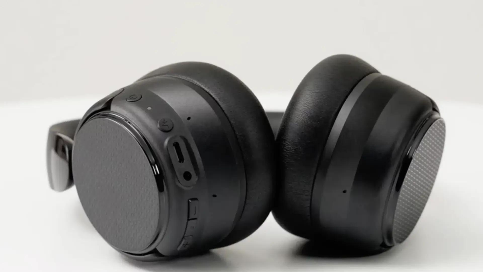 Auriculares 'top' a precio de ganga: con cancelación de ruido y por solo 50 euros
