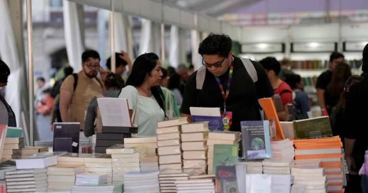 Inauguran la 25ª Feria Internacional del Libro en el Zócalo CDMX
