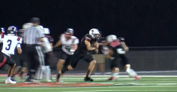 Western Dubuque wins 6th straight 54