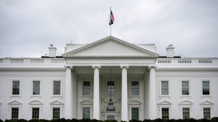 La Administración Trump usará fondos de contingencia para mantener parcialmente los beneficios del SNAP