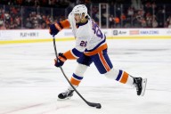 FanDuel promo code: Bet $5, get $300 in bonus bets if your bet wins for Islanders vs. Penguins