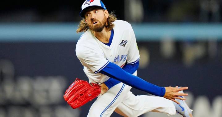 Gausman's gem spoiled by 2 late homers in Blue Jays' World Series Game 2 loss