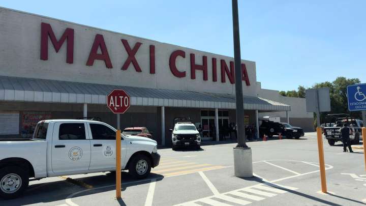 Decomisan artículos pirata en tienda Maxi China de Saltillo 