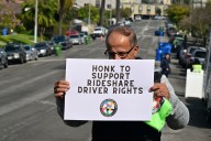 800,000 rideshare workers in California can unionize under new law
