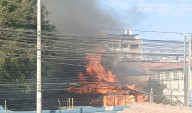 Incendio afectó sede de la FAP en Tacna: Fuego consumió oficinas construidas de cobertura liviana