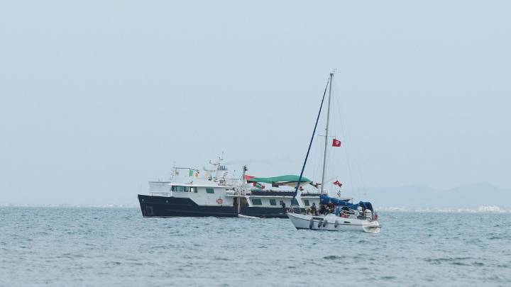 La Armada israelí rodea a la Flotilla a Gaza y apaga temporalmente sus sistemas de navegación