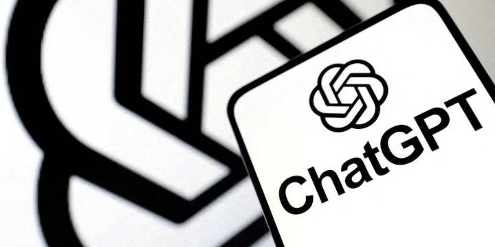 Cómo usar las aplicaciones vinculadas con ChatGPT: Spotify, Canva y más