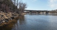 2 men were found dead in the Mississippi River in the '90s. Officials need help identifying them.