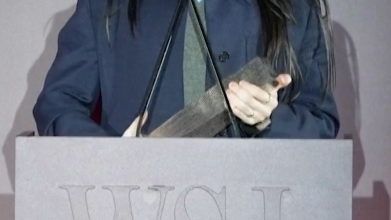 Billie Eilish calls out billionaires