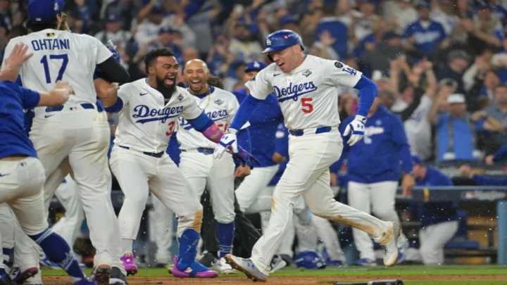 ¡Freeman lo hace de nuevo! Sella la victoria del épico juego de 18 innings con jonrón de oro para Dodgers