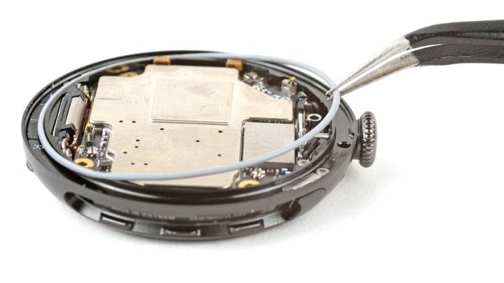 Pixel Watch 4 gets a near-perfect reparability score and sets a new smartwatch standard