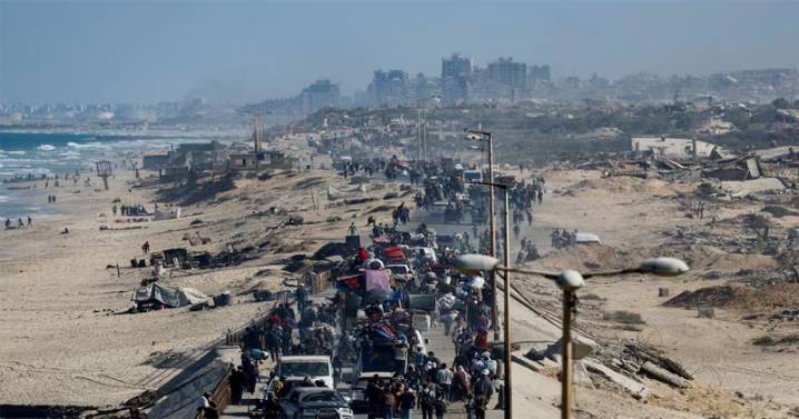 Gazans Return Home as Israel-Hamas Ceasefire Holds, Signs of Fragile Calm