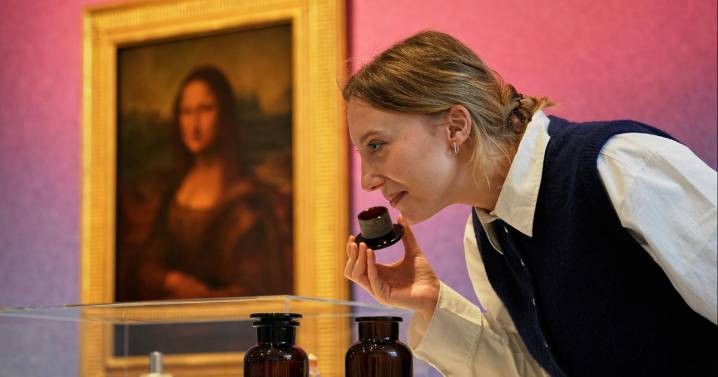 German scents exhibition combines 1,000 years of fragrances with art and history