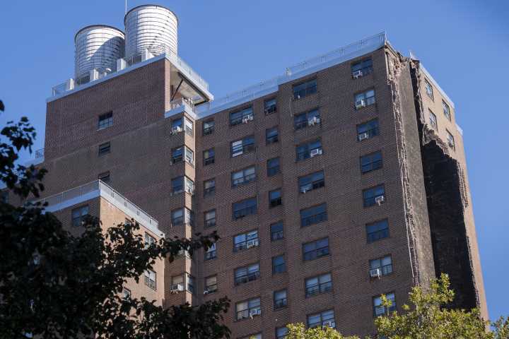 Una explosión de gas provoca el derrumbe parcial de un edificio en Nueva York