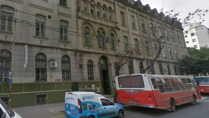 Explotó un experimento de química en un colegio en Palermo: cuatro alumnos fueron internados