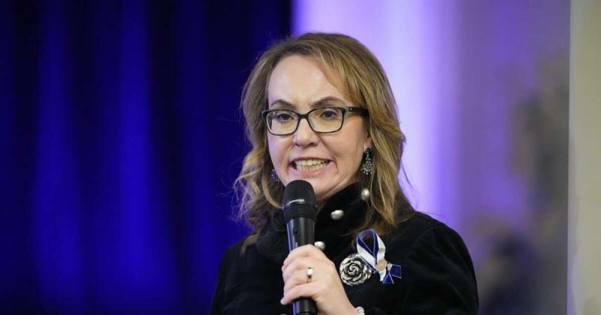 Kelly and Giffords to headline Iowa Democrats’ fall fundraiser