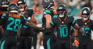 Dolphins place Tyreek Hill on IR with knee injury, bring back veteran Cedrick Wilson Jr