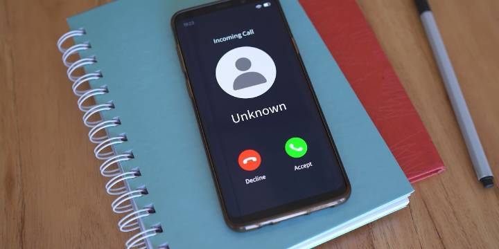 More college students falling for text scams