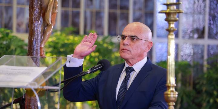 Ernesto Álvarez: el constitucionalista que criticó la vacancia de Dina Boluarte y las protestas, y ahora encabeza el gabinete de José Jerí