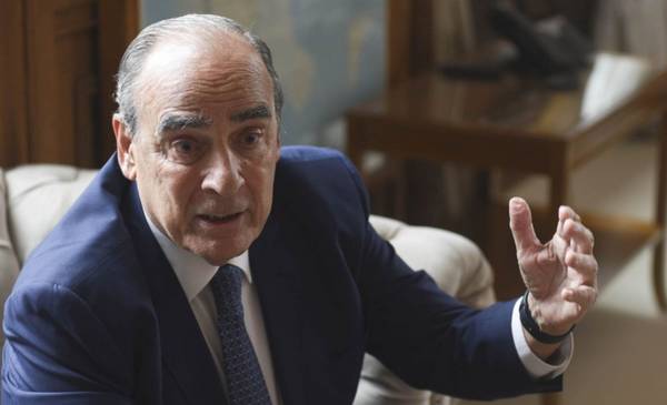 Francos le bajó el tono a la frase de Bessent y anticipó que no cortarán el swap con China