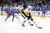 Ex-Bruins forward’s two goals propel Penguins to Opening Night win