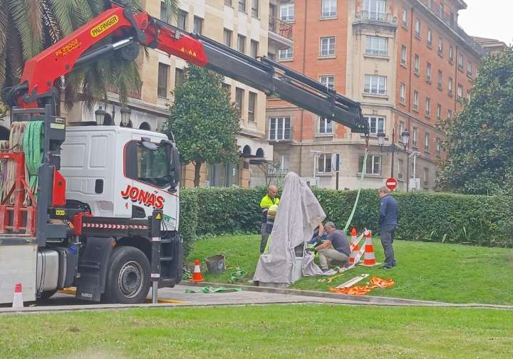 'La Maternidad' se traslada a los jardines del hotel de La Reconquista