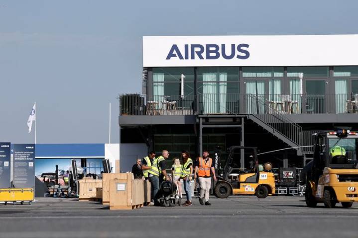 Airbus walks political tightrope with US, China expansion