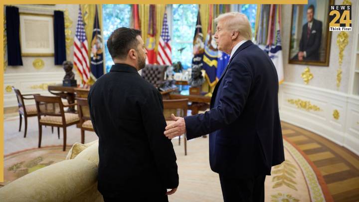 Trump Warned Zelenskyy Putin Will ‘Destroy’ Ukraine, Threw Maps in Explosive White House Meeting