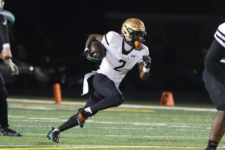 Football: Kamani Sapara sparks Richards past Oak Lawn