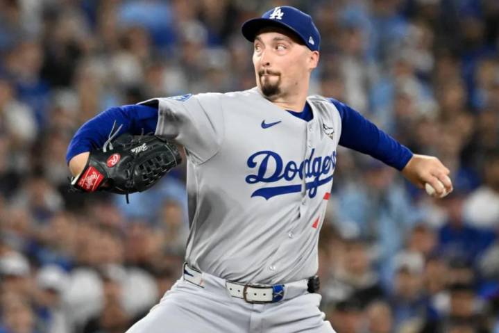 Stitches betting three college football favorites as he awaits result on World Series play